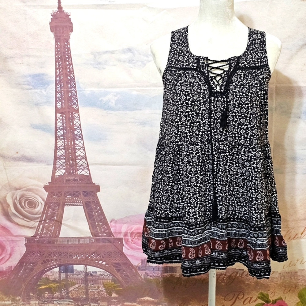 American EAGLE Black and White Floral Dress with Lace-Up Front SZ XS